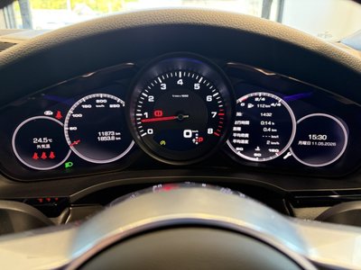 PORSCHE CAYENNE - 8