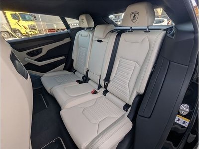 LAMBORGHINI URUS - 9