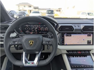 LAMBORGHINI URUS - 10