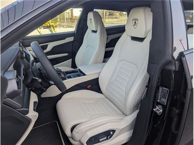 LAMBORGHINI URUS - 8