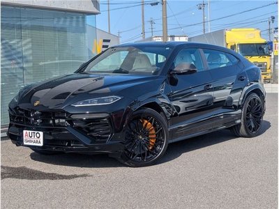 LAMBORGHINI URUS - 1