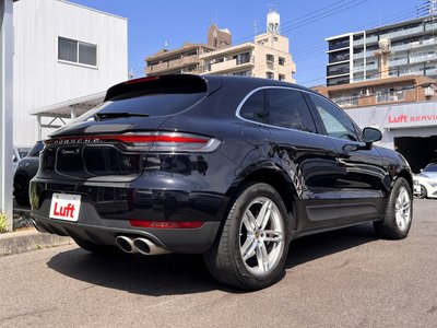 PORSCHE MACAN - 2