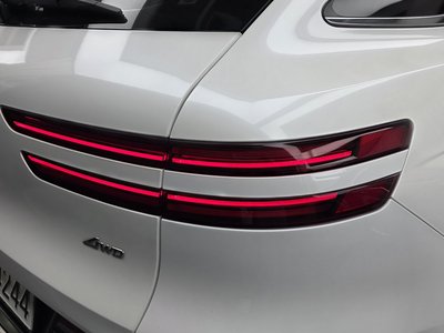 صورة 10 لـ 2023 Genesis GV70