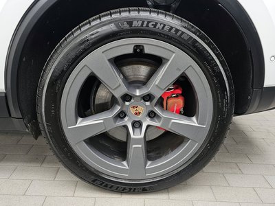 PORSCHE MACAN - 8
