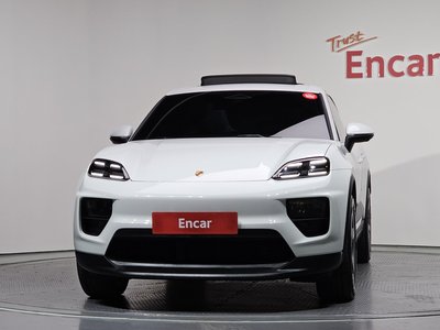 PORSCHE MACAN - 2