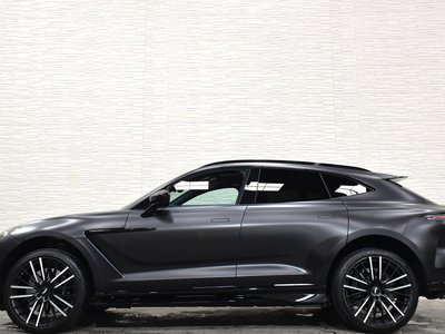 ASTON MARTIN DBX - 9