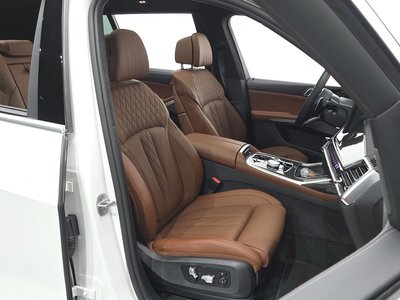 2025 BMW X7 — миниатюра 16