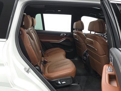 2025 BMW X7 — миниатюра 18