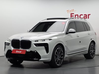 2025 BMW X7 — фото 1