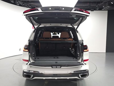 2025 BMW X7 — миниатюра 26