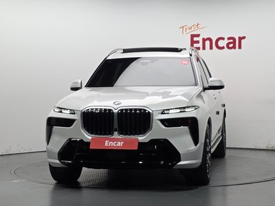 2025 BMW X7 — фото 2