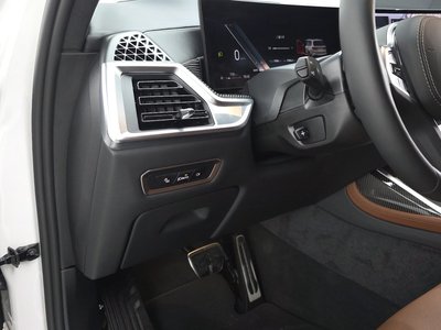 2025 BMW X7 — миниатюра 19