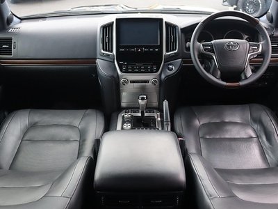 صورة 9 لـ 2016 Toyota LAND CRUISER 200