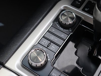 صورة مصغرة 43 لـ 2016 Toyota LAND CRUISER 200