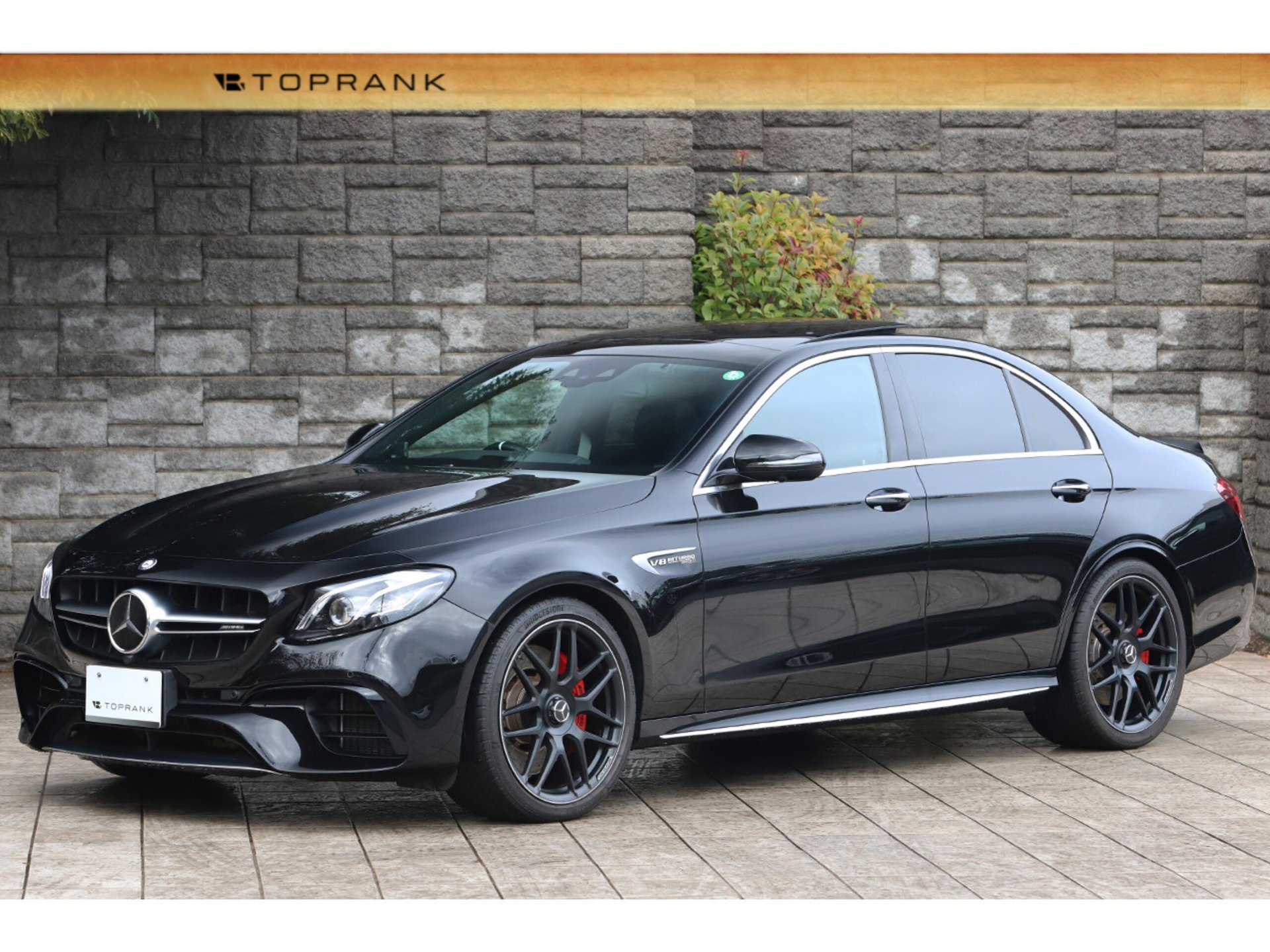 MERCEDES-BENZ E-CLASS AMG - View 1