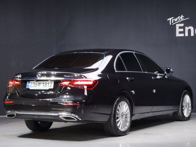 MERCEDES-BENZ E-CLASS - 4