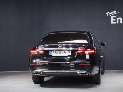 MERCEDES-BENZ E-CLASS - 3