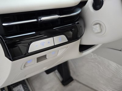 2024 Genesis G80 (RG3) thumbnail 19