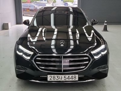 MERCEDES-BENZ E-CLASS - 1