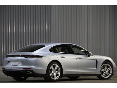 PORSCHE PANAMERA - 2