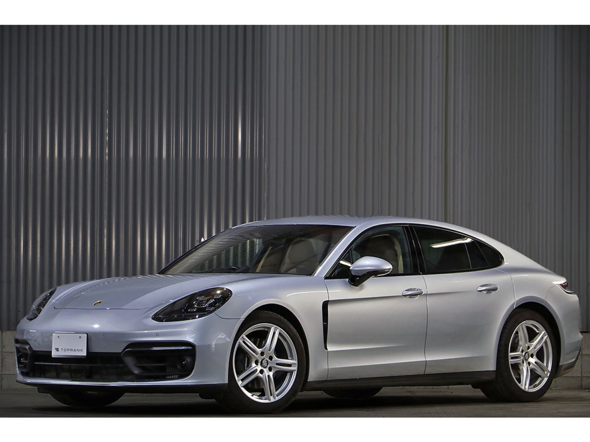 PORSCHE PANAMERA - View 1
