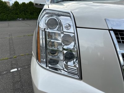 CADILLAC ESCALADE - 9