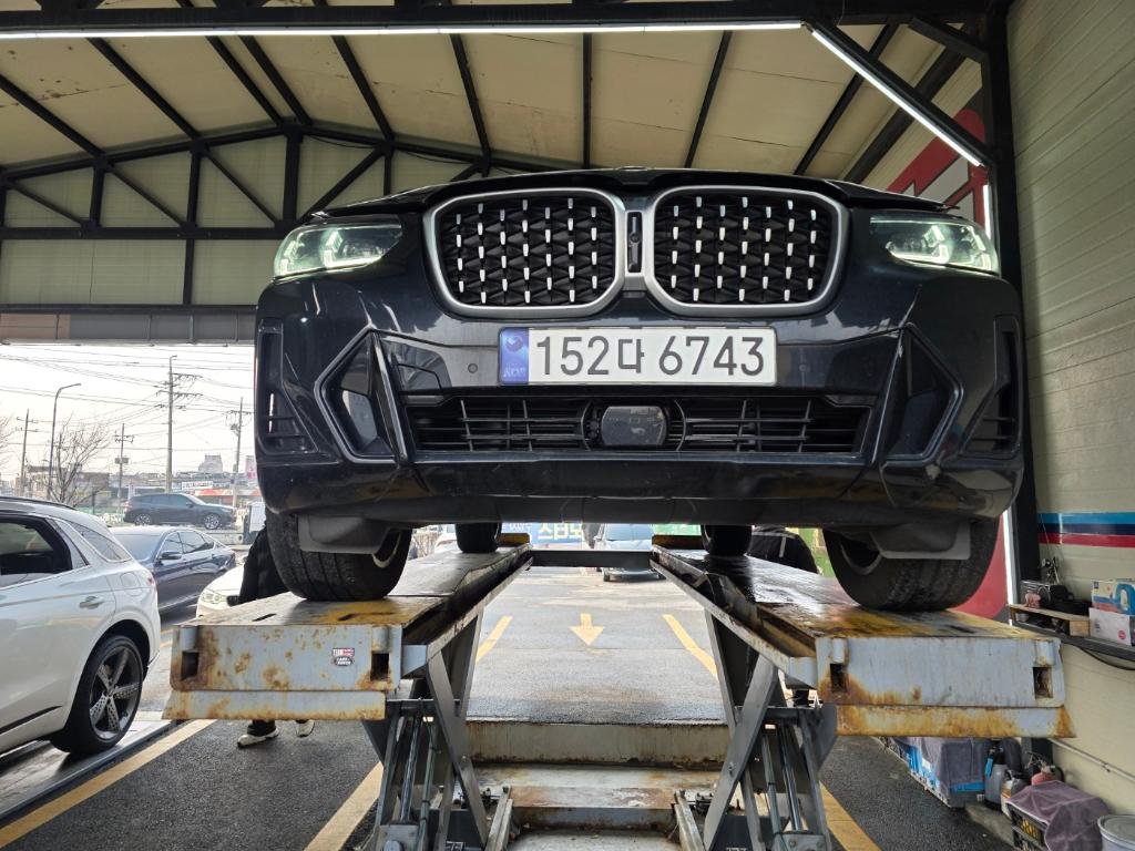 BMW X4 - View 1