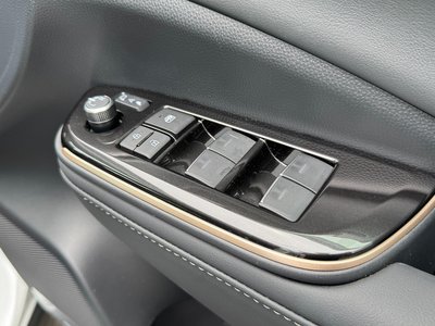 2025 Toyota CROWN SPORT — миниатюра 69