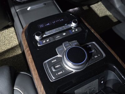 2020 Genesis G90 thumbnail 25