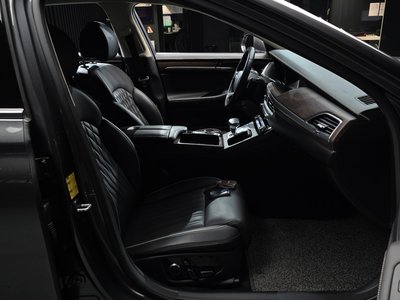 2020 Genesis G90 thumbnail 16