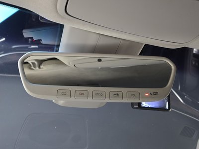 2020 Genesis G90 thumbnail 32