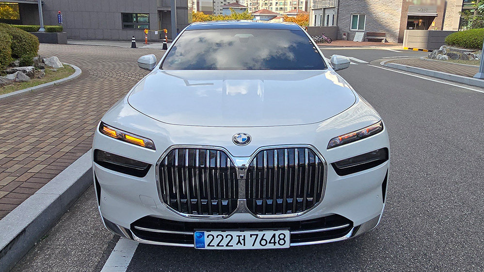 BMW 7 SERIES - View 1
