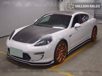 PORSCHE PANAMERA - 4