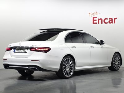 MERCEDES-BENZ E-CLASS - 3