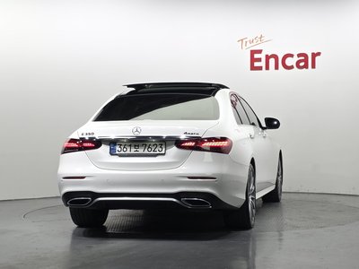 MERCEDES-BENZ E-CLASS - 4