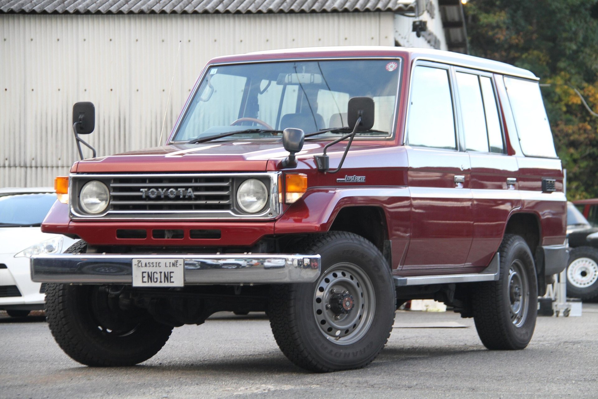 TOYOTA LAND CRUISER 70 - View 1
