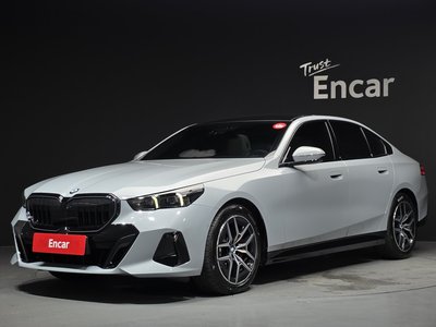 صورة 1 لـ 2025 BMW 5 SERIES