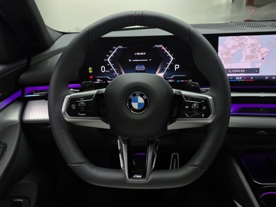 2025 BMW 5 SERIES thumbnail 13