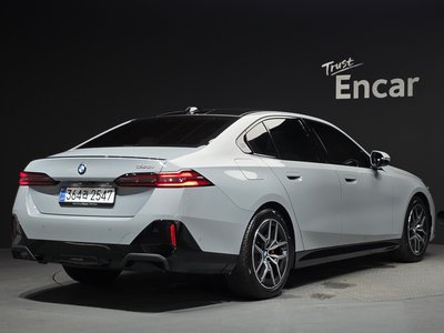 صورة 4 لـ 2025 BMW 5 SERIES