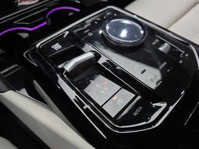صورة 9 لـ 2025 BMW 5 SERIES