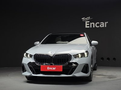 صورة 2 لـ 2025 BMW 5 SERIES