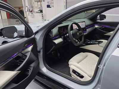 صورة 10 لـ 2025 BMW 5 SERIES