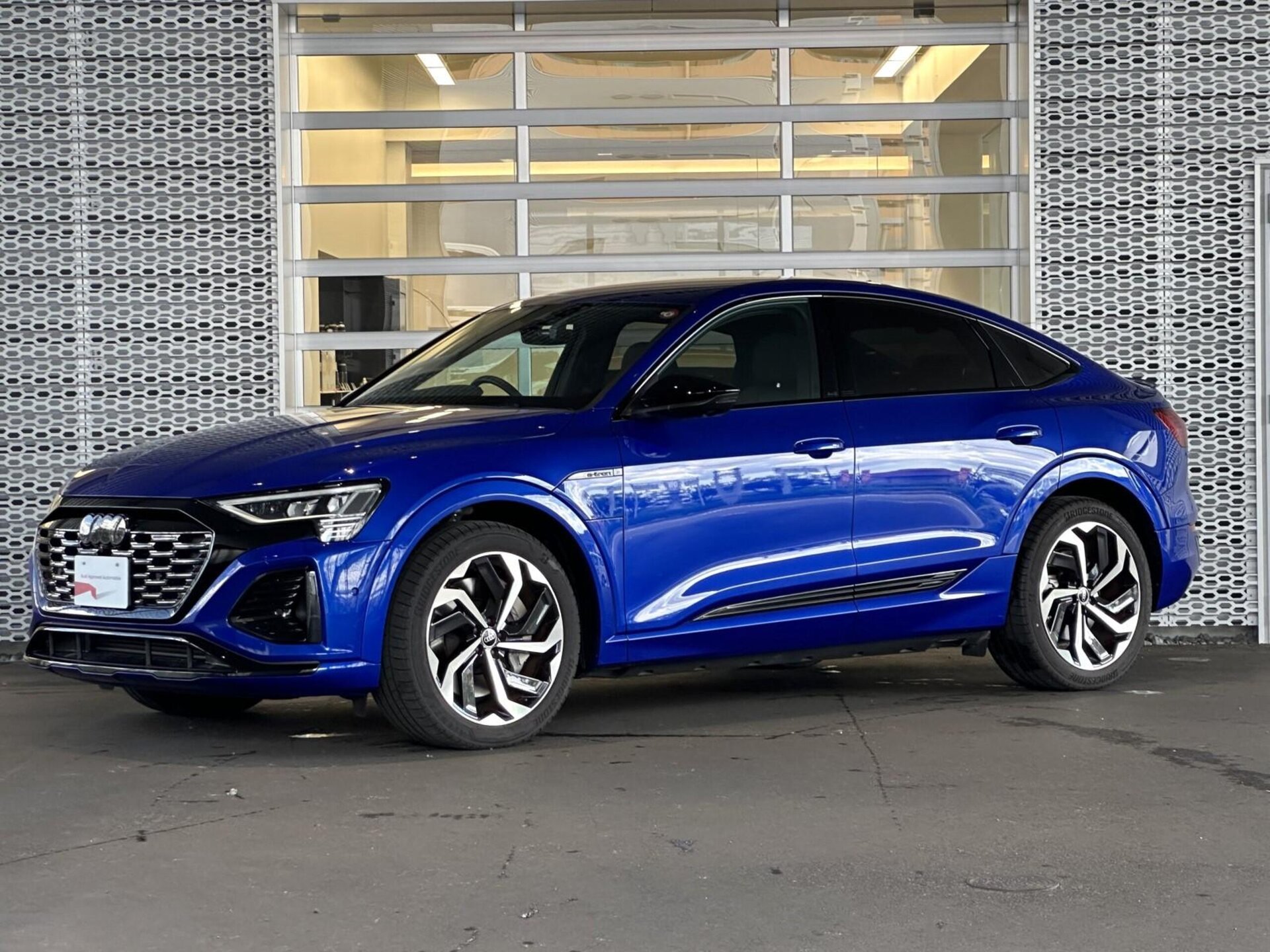 AUDI Q8 SPORTBACK E-TRON - View 1