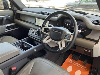 LAND ROVER DEFENDER - 8