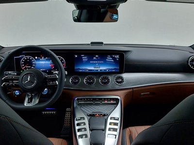 2025 Mercedes-BENZ GT AMG — фото 4