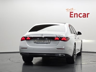 MERCEDES-BENZ E-CLASS - 3