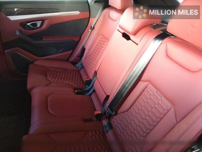 LAMBORGHINI URUS - 6