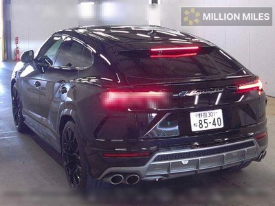 LAMBORGHINI URUS - 2