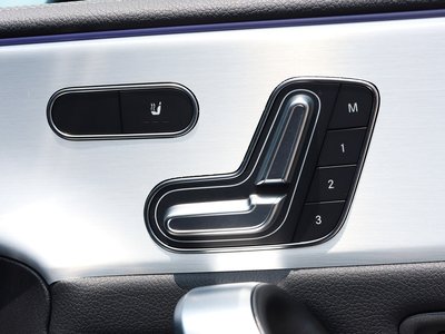 صورة مصغرة 50 لـ 2025 Mercedes-BENZ A-CLASS AMG