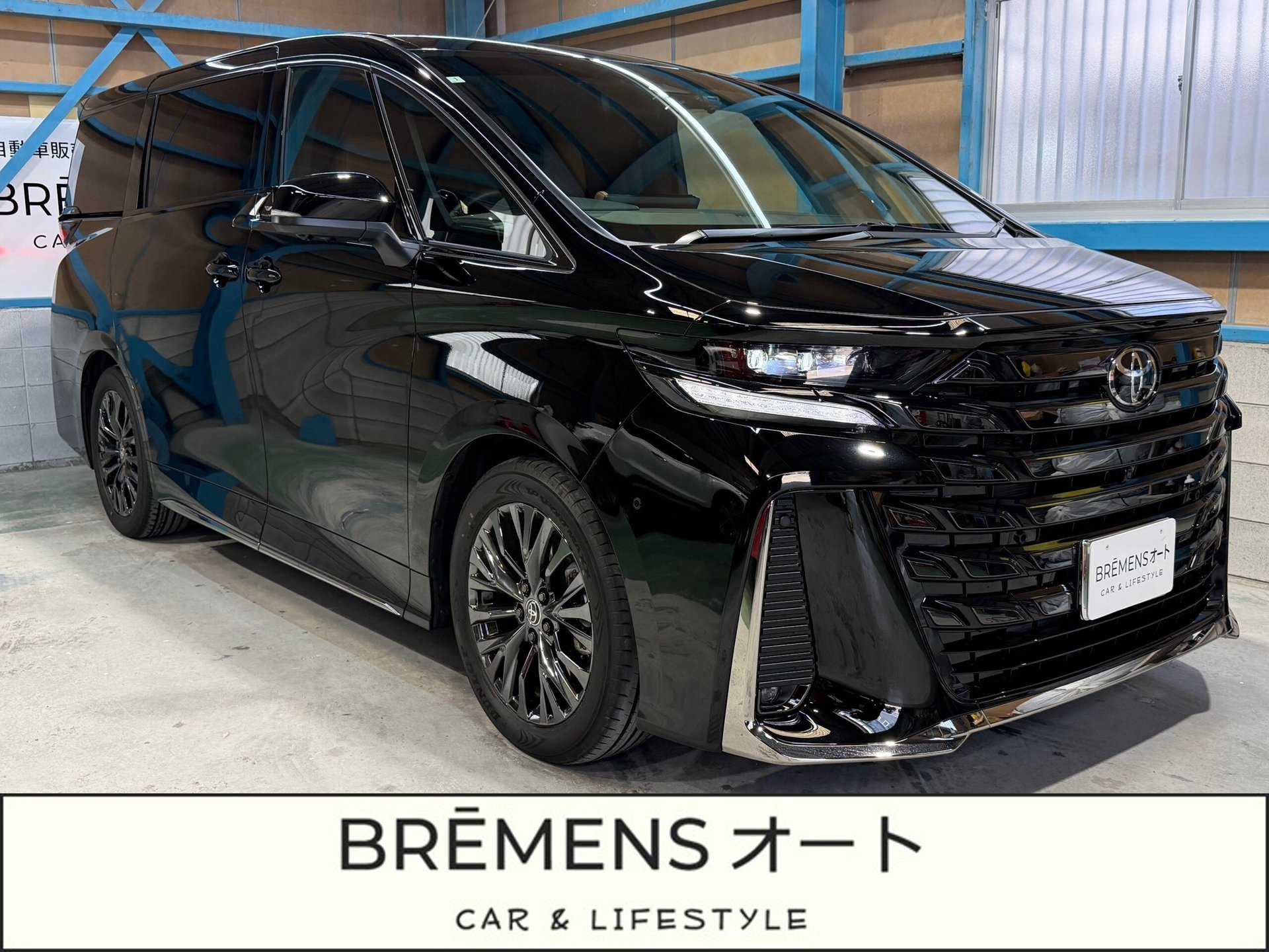 TOYOTA VELLFIRE - View 1